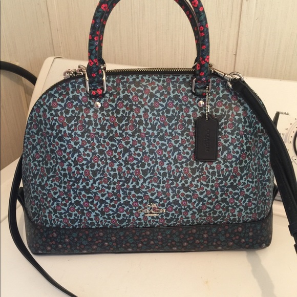 Coach Handbags - Coach floral ranch Sierra crossbody